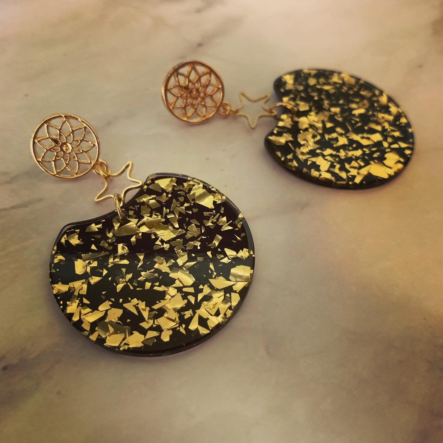 Gold Star Circle Cutout Acrylic Drop Earrings