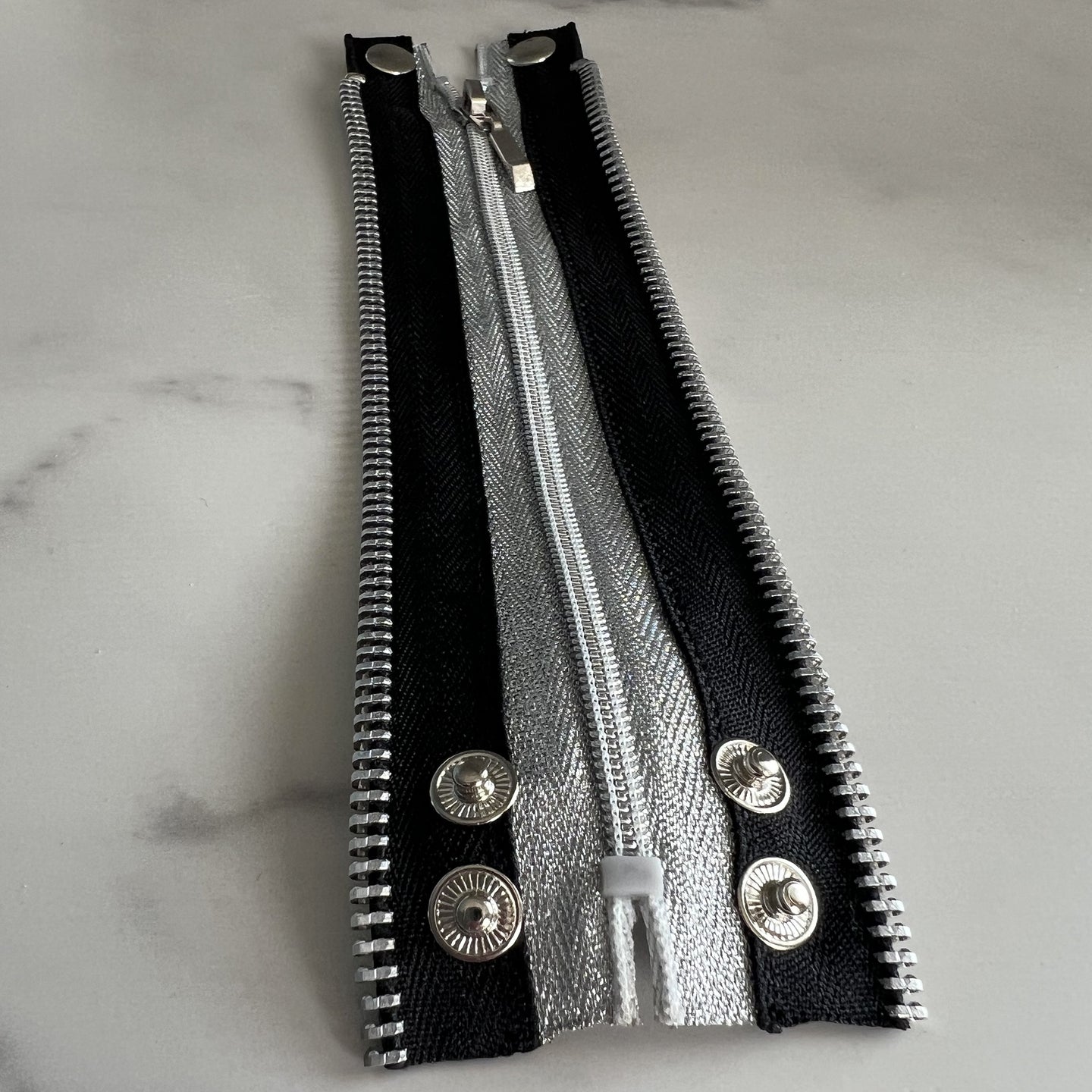 Las Vegas Raiders Silver & Black Zip Bracelet