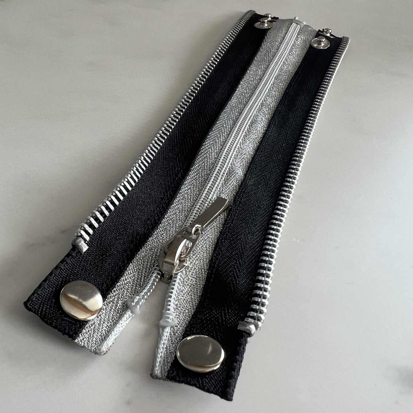 Las Vegas Raiders Silver & Black Zip Bracelet