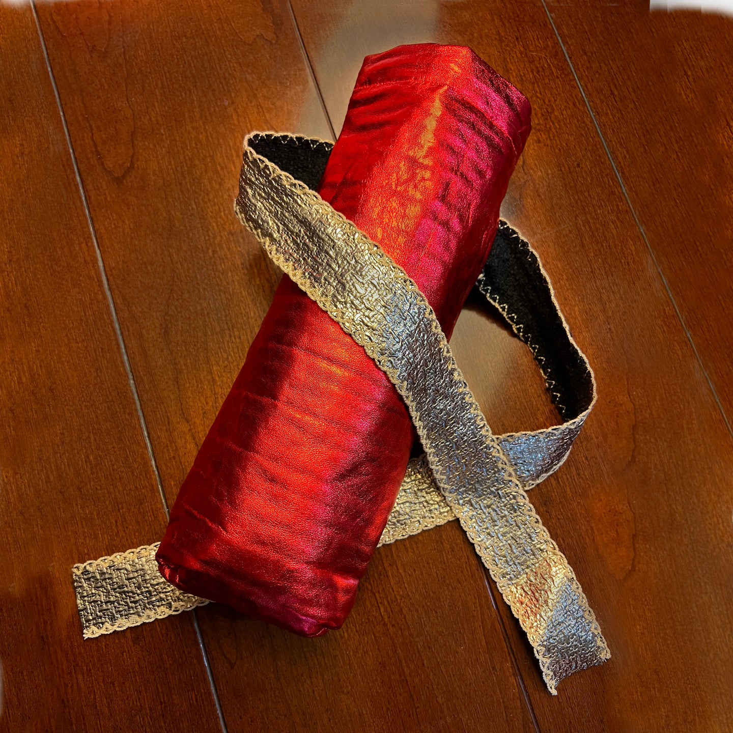 Red Leather Insulated Wine Gift Bag with Attached Gold Ribbon